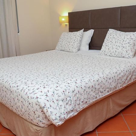Raiz Alentejana II Bed & Breakfast Регуенгос де Монсараз Екстериор снимка