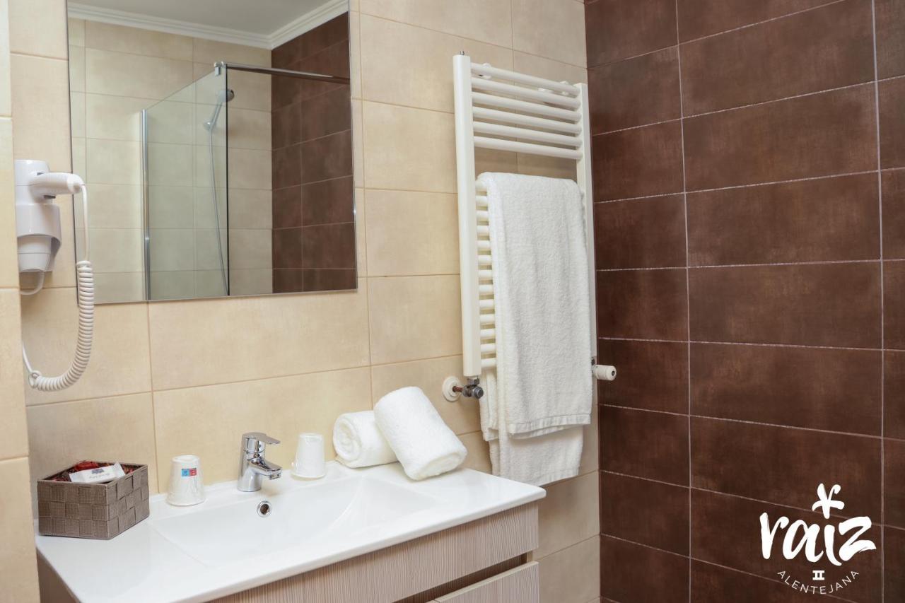 Raiz Alentejana II Bed & Breakfast Регуенгос де Монсараз Екстериор снимка