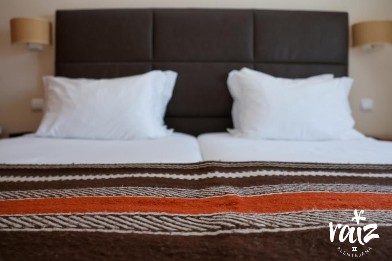 Raiz Alentejana II Bed & Breakfast Регуенгос де Монсараз Екстериор снимка
